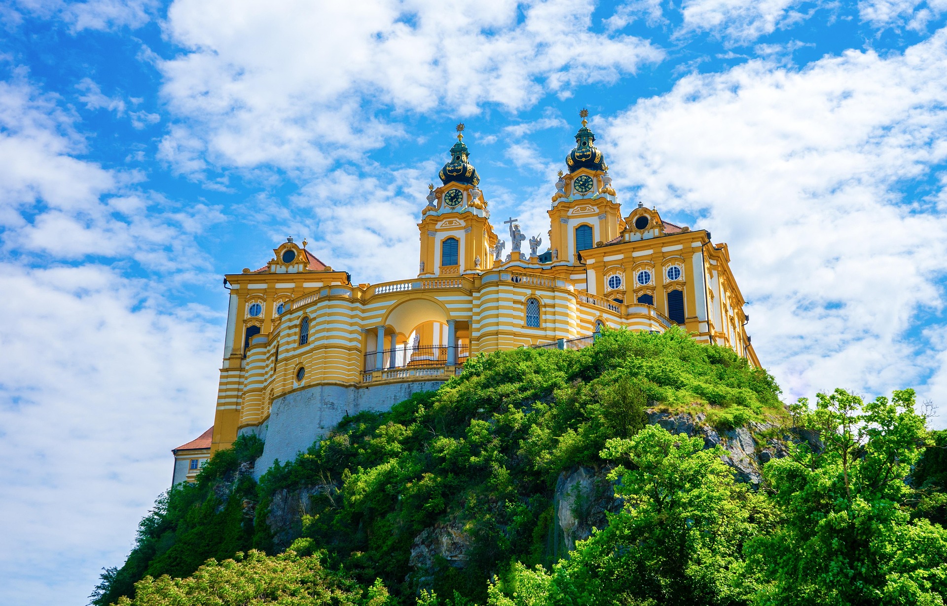 10-faszinierende-Kirchen-in-sterreich