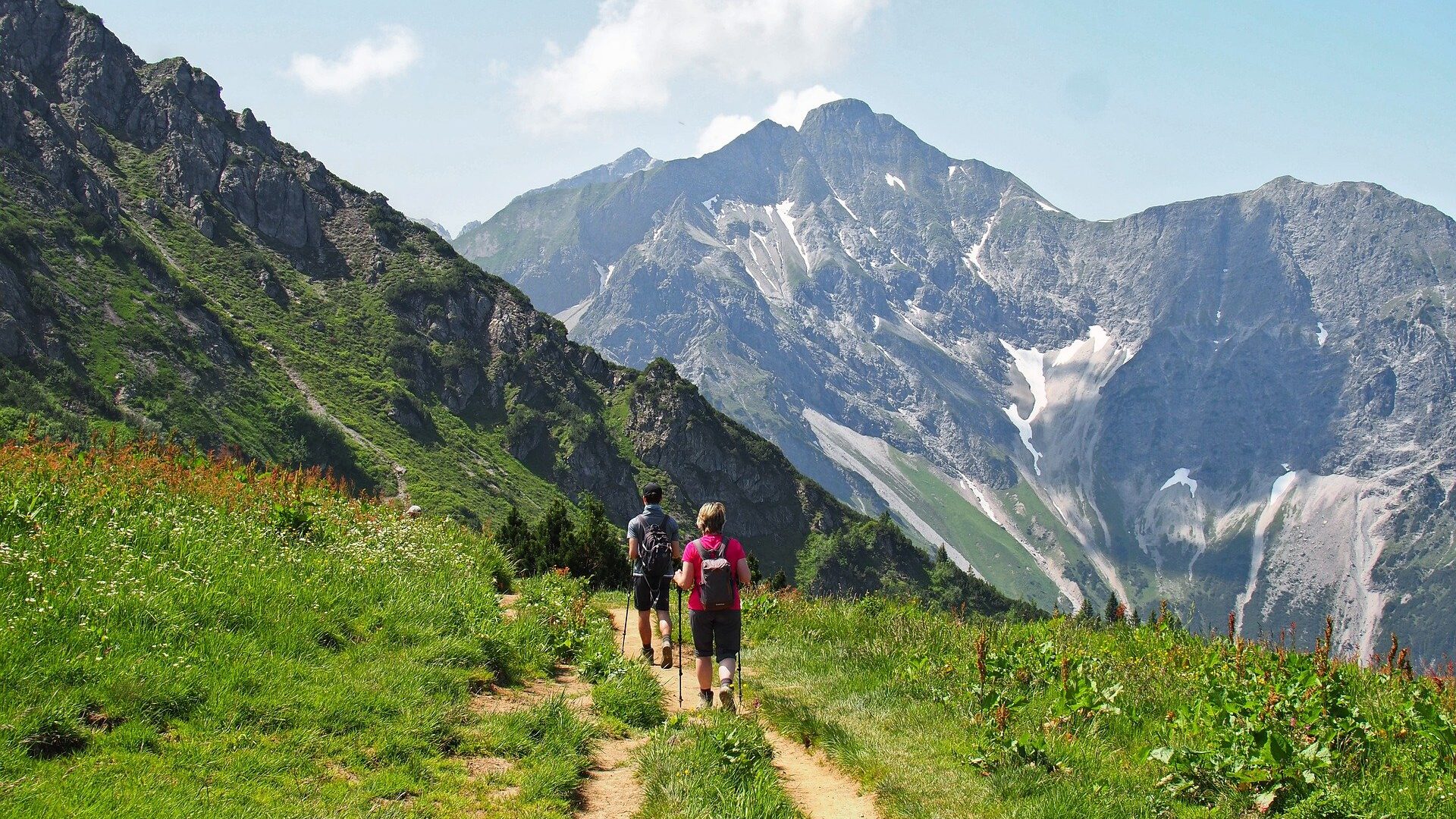 Sonne tanken in den Bergen.