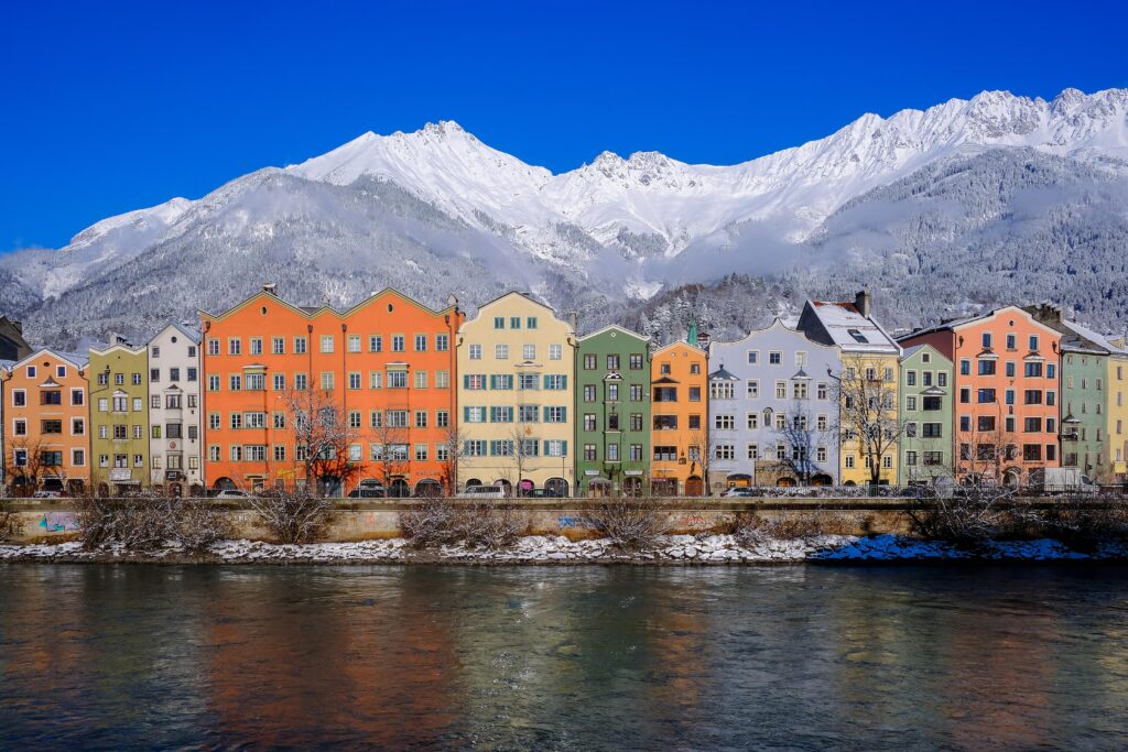Reiseziel-Innsbruck-Sommer-und-Winterurlaub-in-der-Alpenstadt