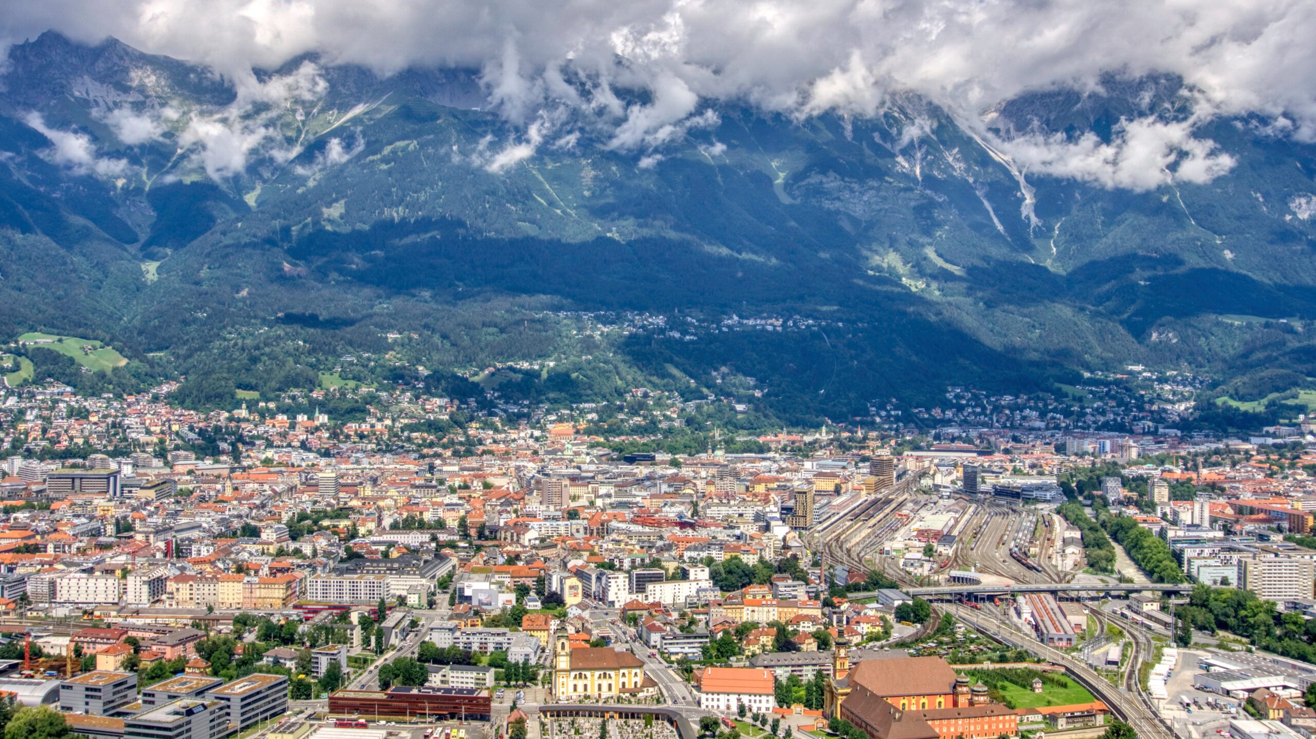 Reiseziel Innsbruck: Sommer- und Winterurlaub in der Alpenstadt 1 Innsbruck