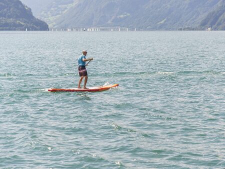 Stand-Up-Paddling in Österreich – Die schönsten SUP-Spots, Tipps und alles Wissenswerte für den perfekten Urlaub