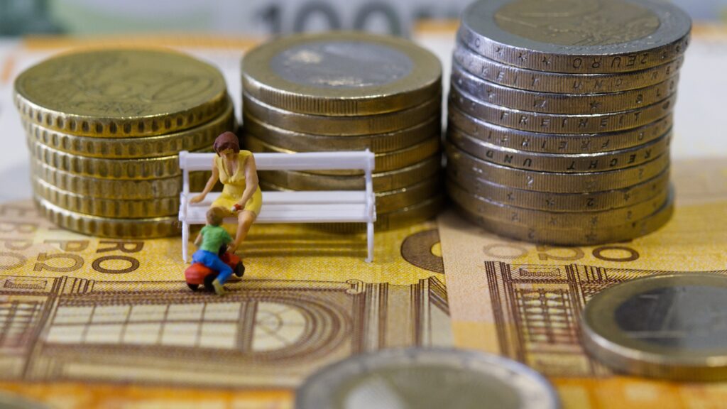 Förderungen und Zuschüsse in Österreich: Der umfassende Überblick über finanzielle Unterstützungen für Privatpersonen und Unternehmen 2 alexbarcley money 7969231 edited