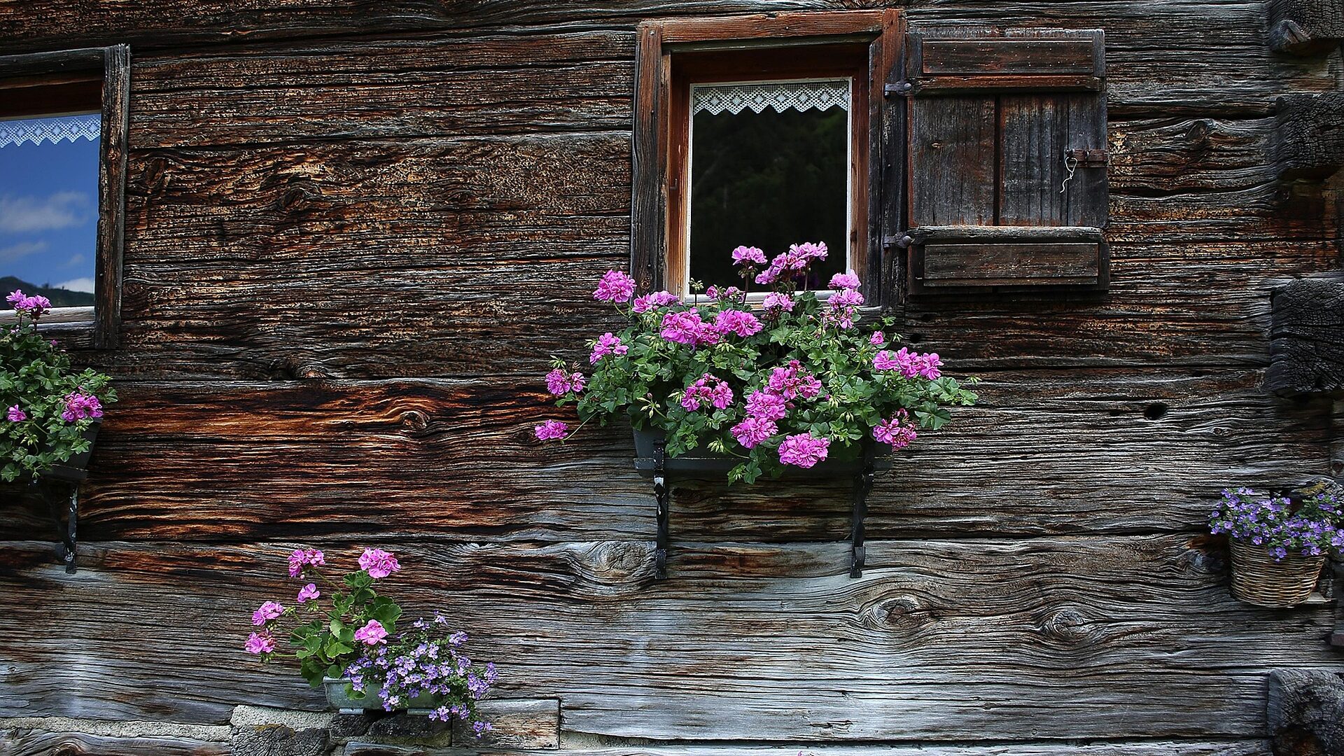 Die schönsten Almen in Österreich: 10 traumhafte Ziele für Wanderer 1 kbha alpine hut 3586294 1920 edited