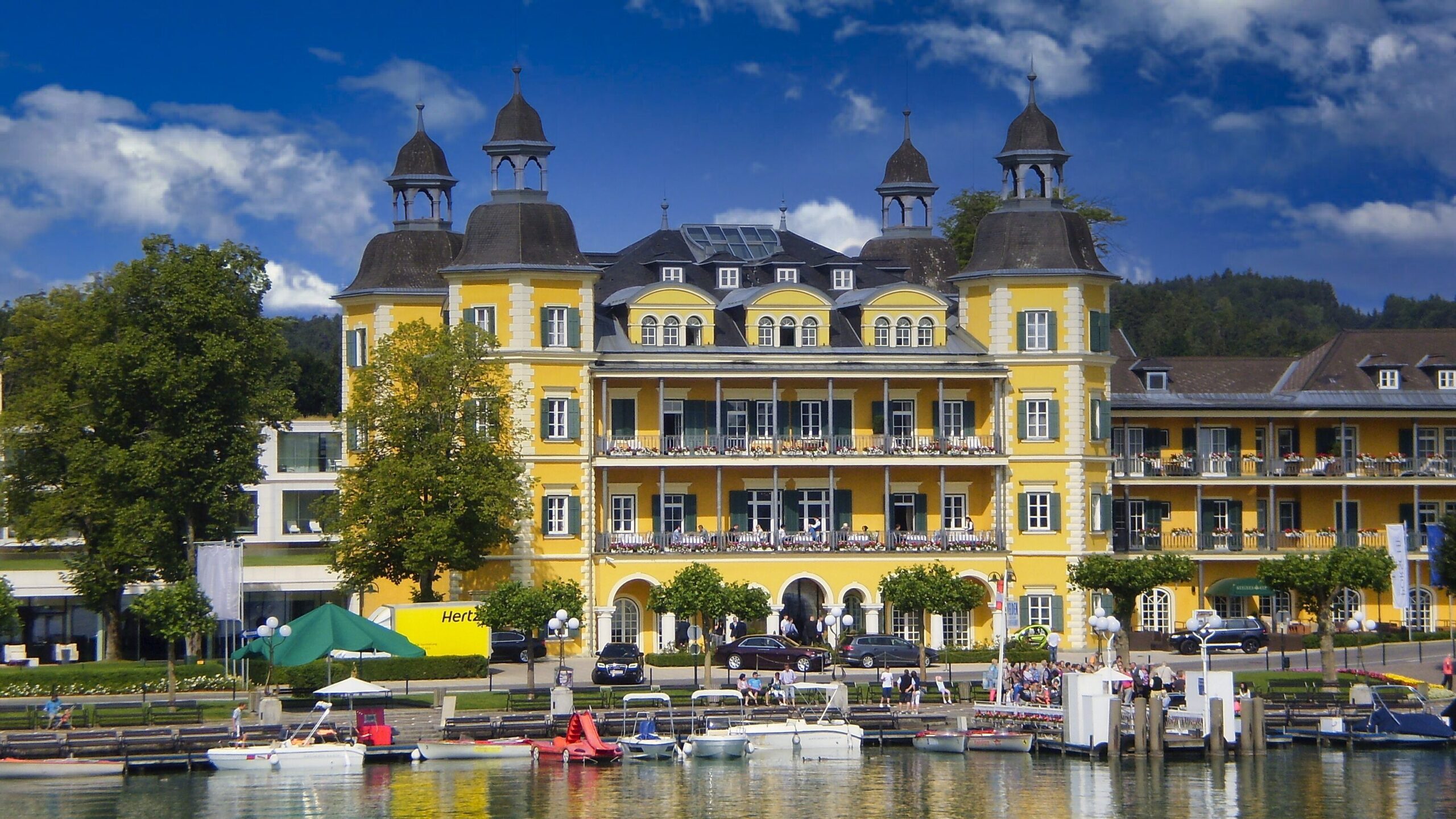 Wörthersee Österreich: Urlaub, Sehenswürdigkeiten und die schönsten Ausflugsziele 2 drhorstdonat1 castle hotel 5136621 edited scaled