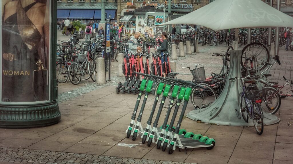 E-Scooter in Österreich: Welche Regeln gelten im Straßenverkehr? 2 E-Scooter in Österreich